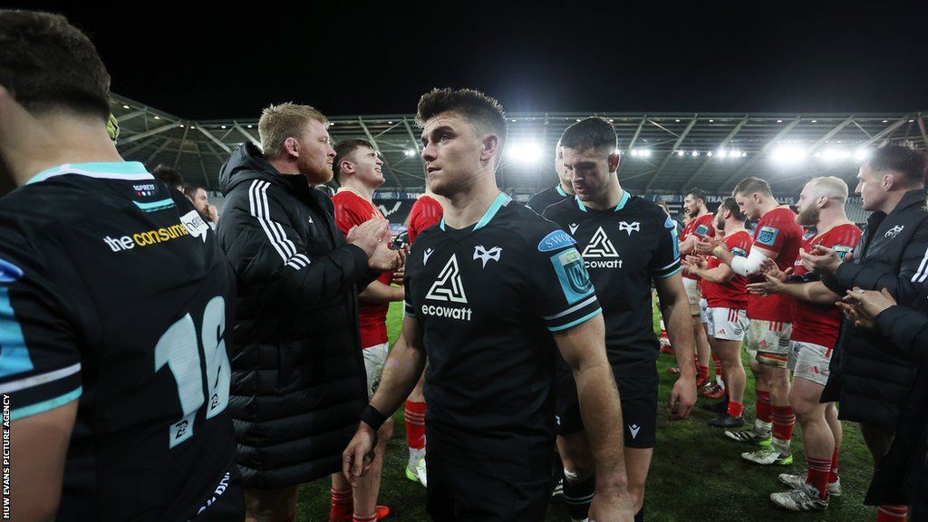 Ospreys look dejected after defeat to Munster last Friday