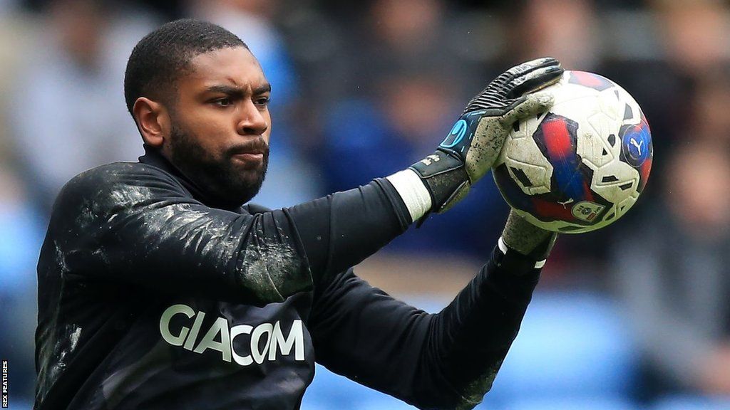 Thimothee Lo-Tutala: Stevenage sign Hull City goalkeeper on emergency loan  - BBC Sport