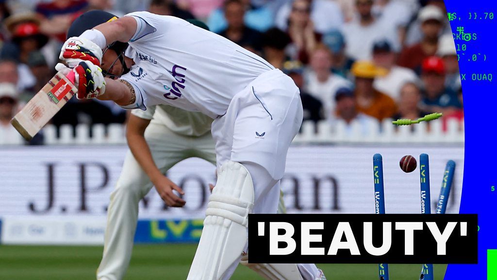 Starc removes Pope for three with a 'beauty'