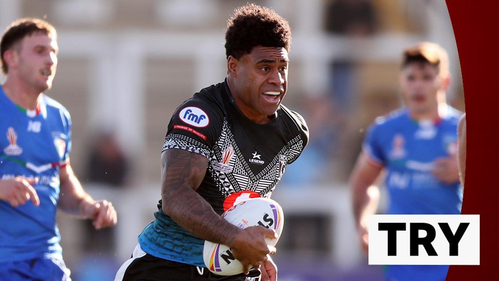 Rugby League World Cup: Kevin Naiqama scores Fiji's second try to make it 10-0 after powerful running