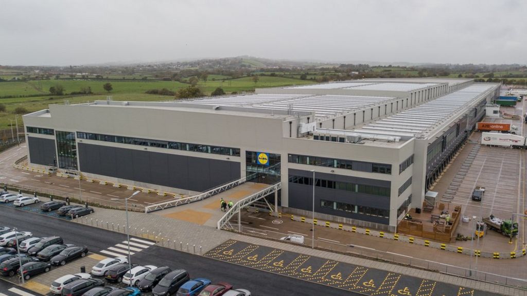 Lidl plans to build largest UK warehouse near Luton BBC News