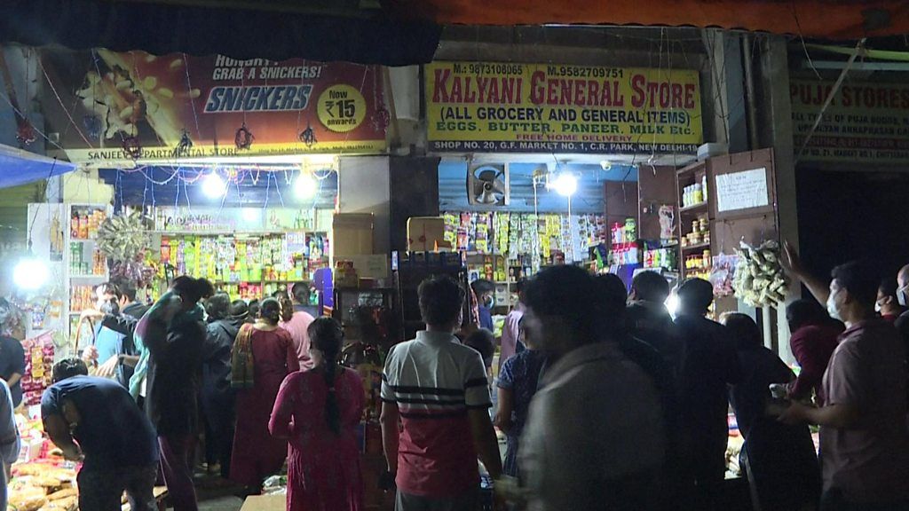 Indians jostling to buy groceries ahead of lockdown