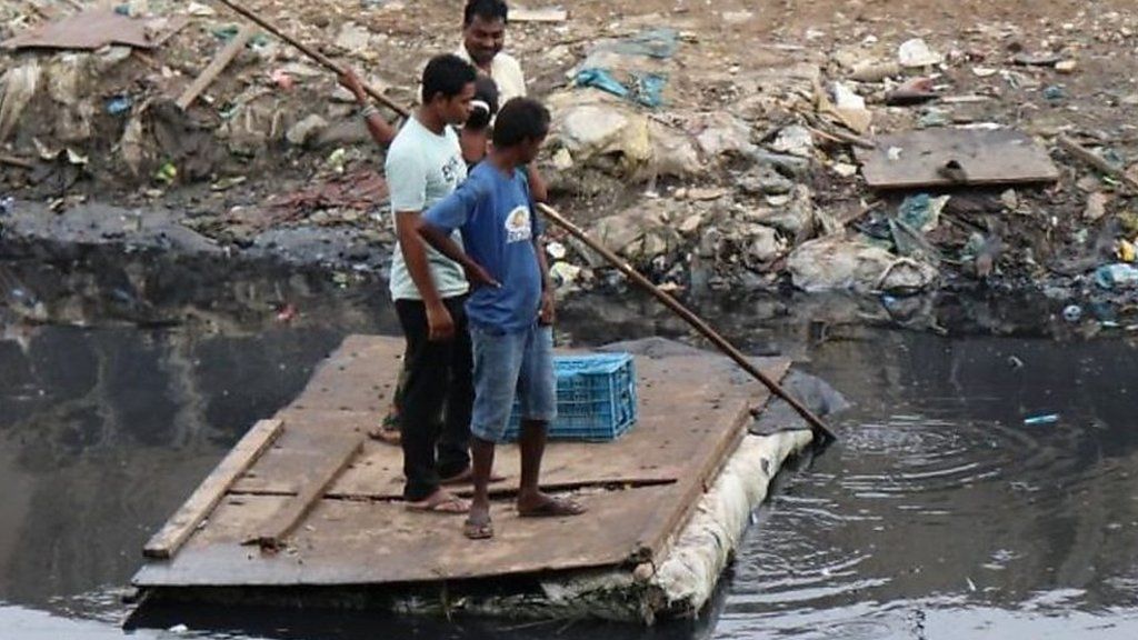 A makeshift raft has turned into a lifeline for people living in a slum in the Indian city of Mumbai.