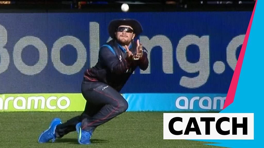 T20 World Cup: Namibia's Nicol Loftie-Eaton takes 'stunning' catch to dismiss Sri Lanka's Wanindu Hasaranga