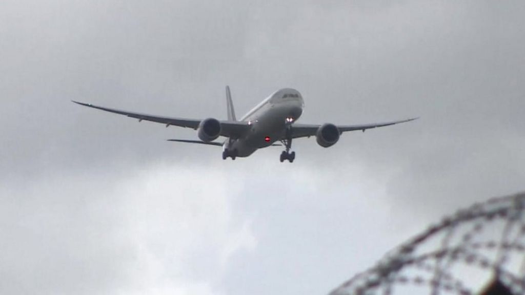 Plane circles over Manchester for hours due to fault