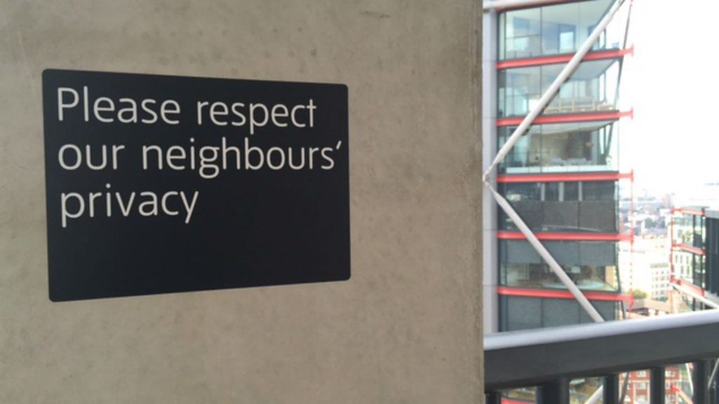 A sign at Tate Modern asking people to respect "our neighbours' privacy'