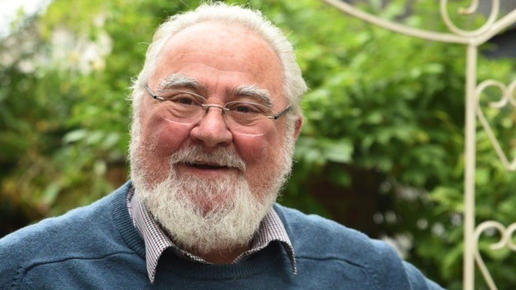 Denys Brunsden: Tributes paid to 'father of the Jurassic Coast' - BBC News