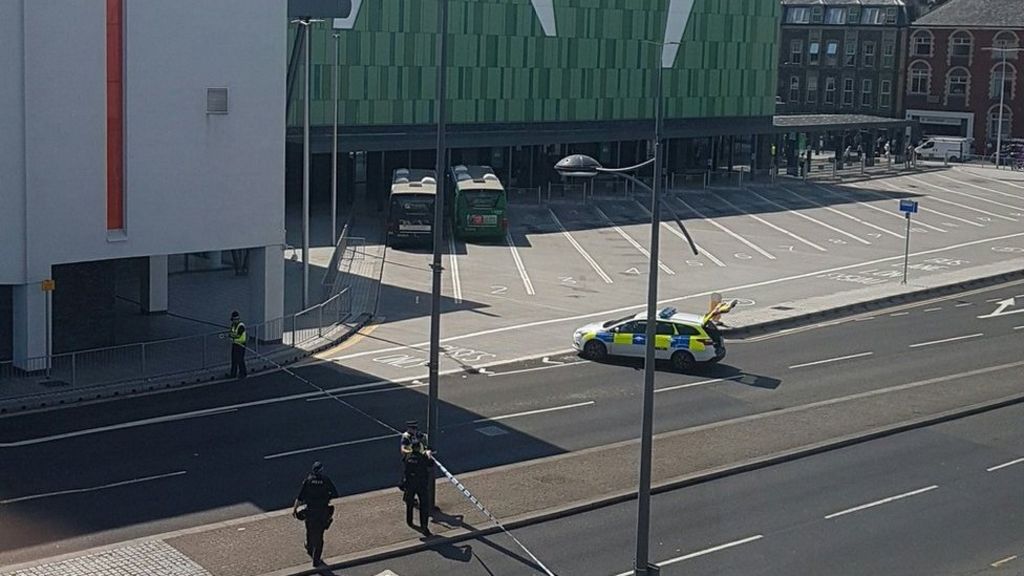 Friars Walk: Newport roads shut over 'suspicious vehicle'