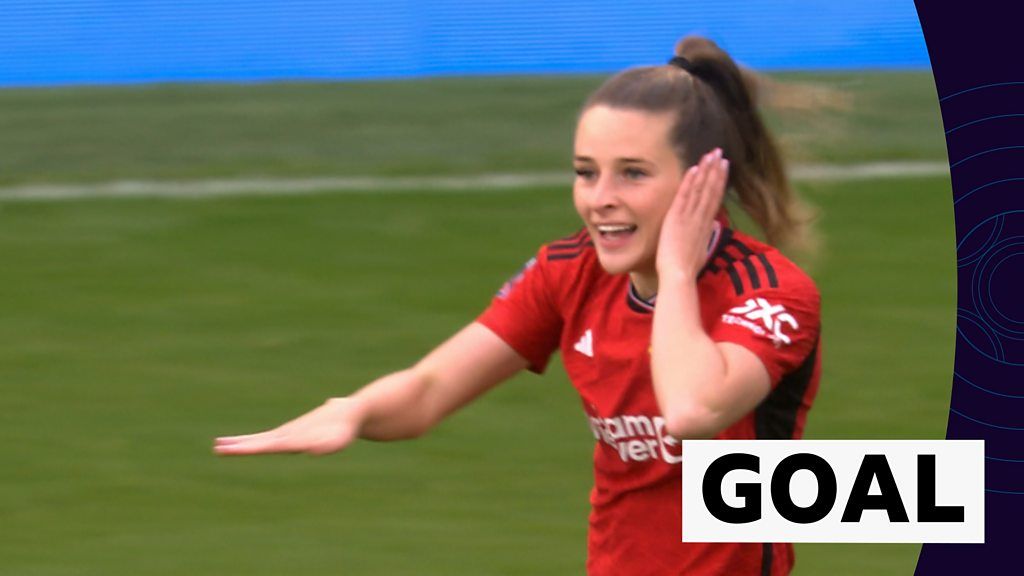 WSL: Man Utd 1-0 Liverpool - Ella Toone goal puts Manchester United ahead after three minutes