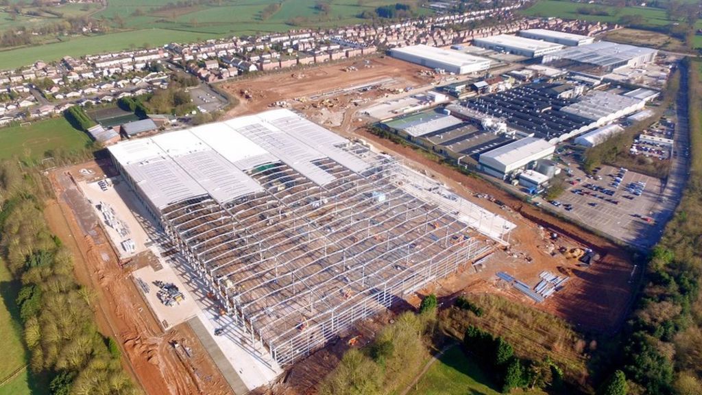 Amazon to recruit 800 staff for old Jaguar site in Coventry