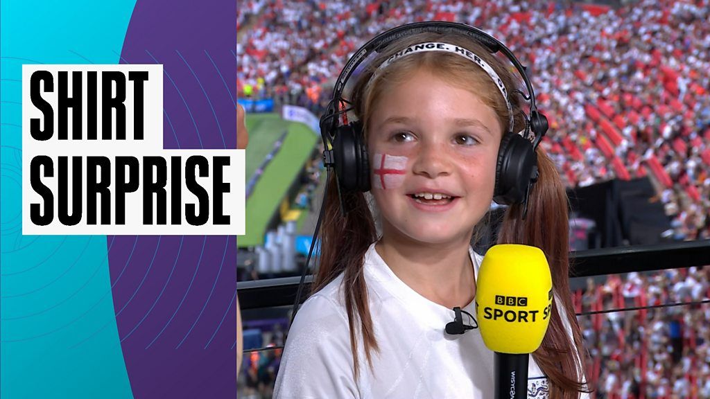 Euro 2022: England's Alessia Russo gives Young England fan Tess her ...