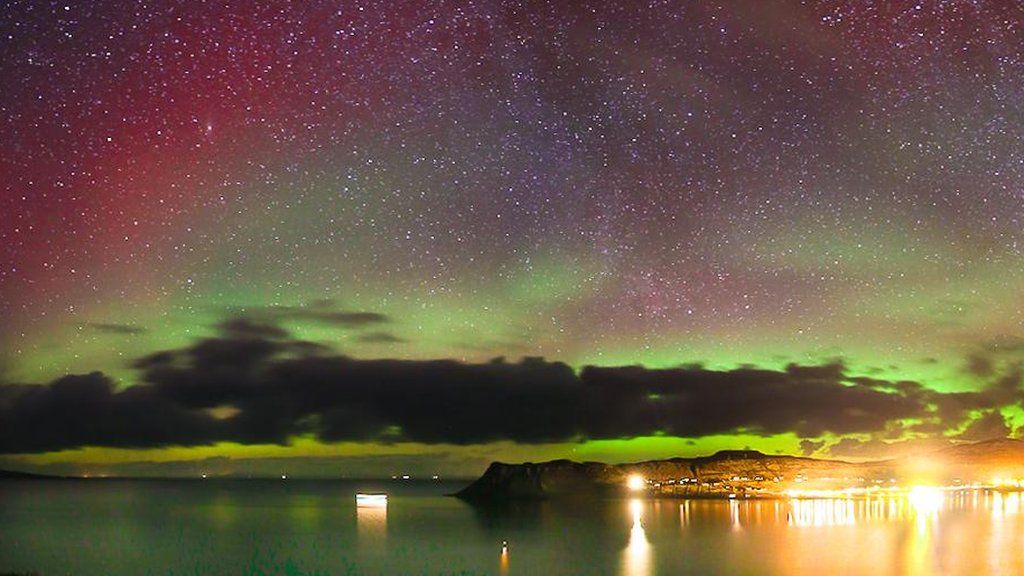 Aurora Borealis Lights Up The Sky Over Scotland Bbc News 1663