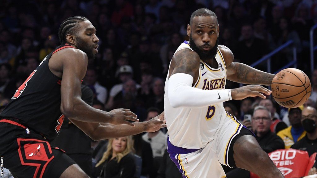 LeBron James Returns From Injury As Los Angeles Lakers Fall To Defeat ...