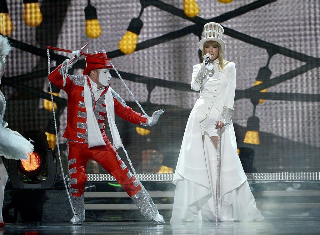 Taylor Swift at the 2013 MTV Awards