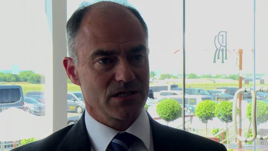 Rolls-Royce boss warns against a 'hard Brexit'