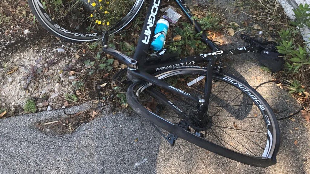 Chris Froome's mangled back wheel