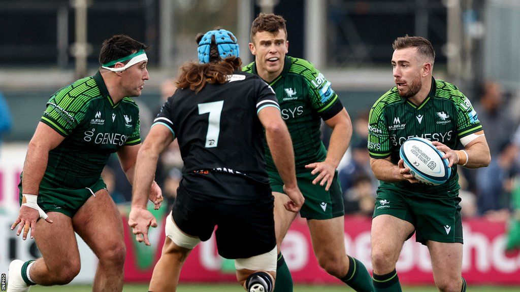 Connacht prepare to launch an attack at the Sportsground