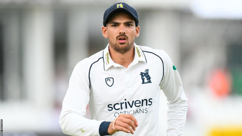 Andy Umeed on the field during a Warwickshire match