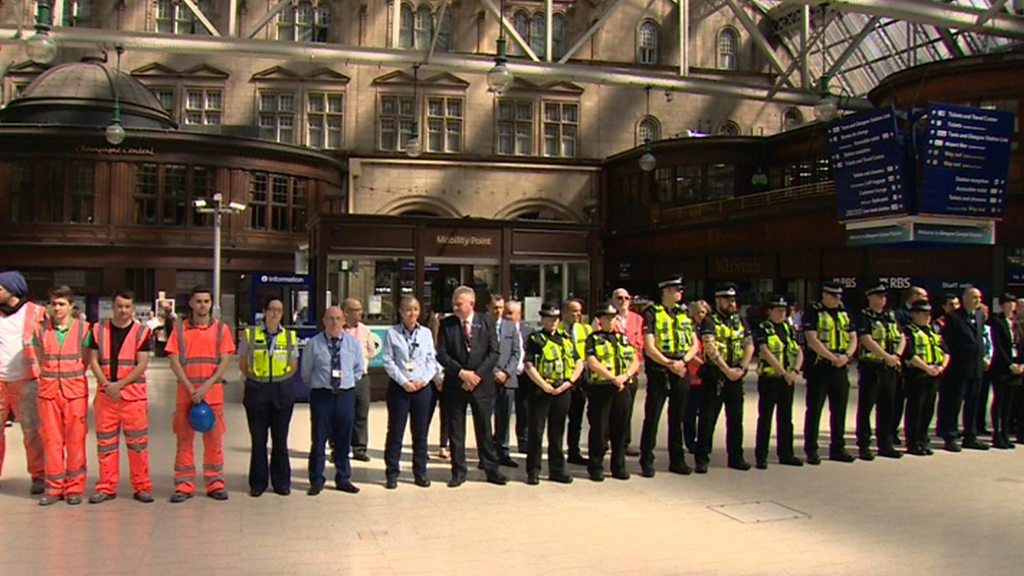 Glasgow's silence for Manchester