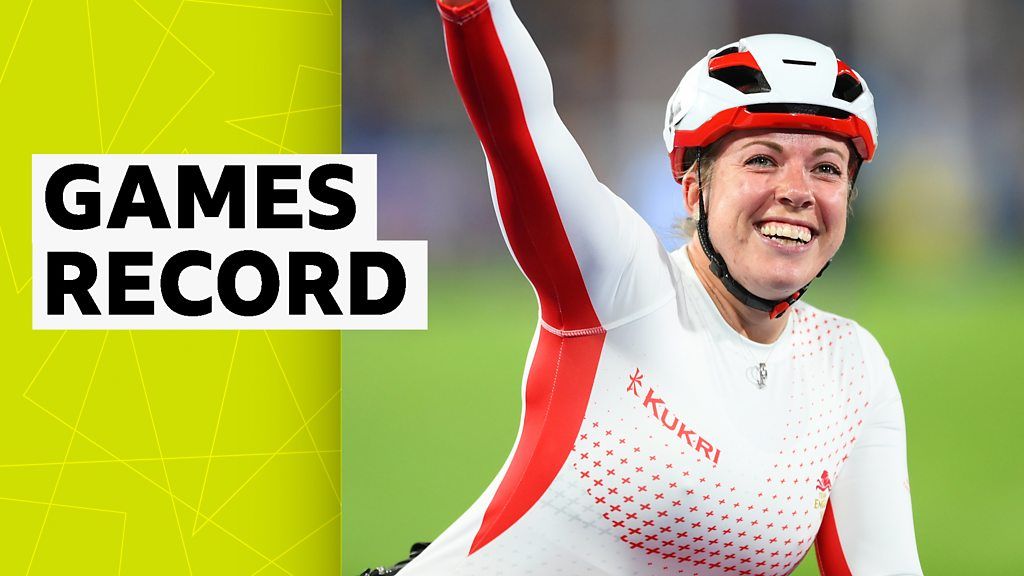 Commonwealth Games 2022: Hannah Cockroft wins first ever Commonwealth gold