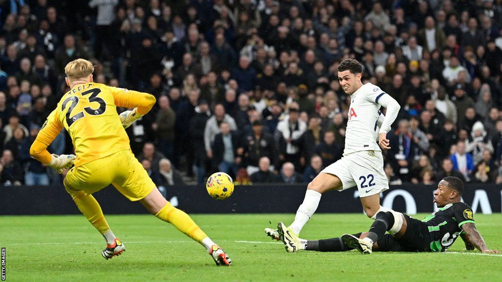 Tottenham Hotspur 2-1 Brighton & Hove Albion: Johnson helps Spurs secure  last-gasp win - BBC Sport