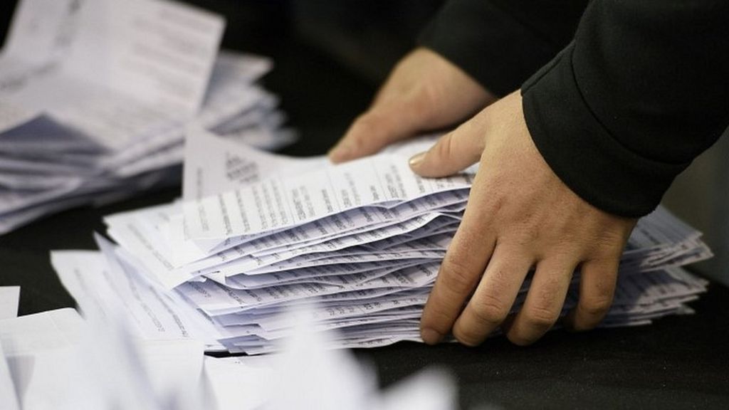 General election 2017: One million under-25s apply to vote