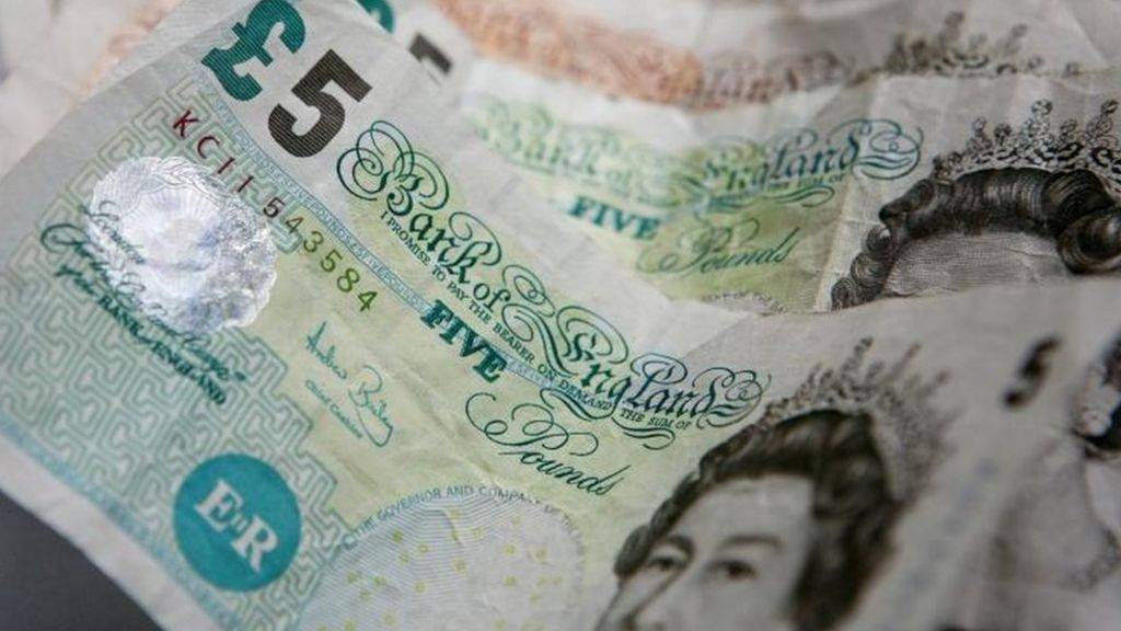 Time to hand in your old paper five pound notes