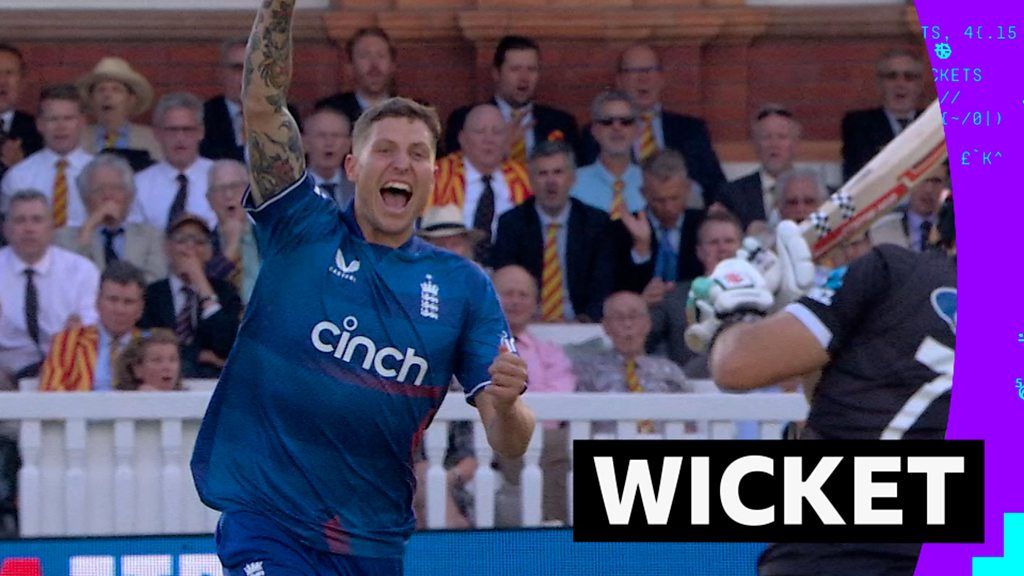 England V New Zealand: Brydon Carse Bowls Daryl Mitchell As Visitors ...