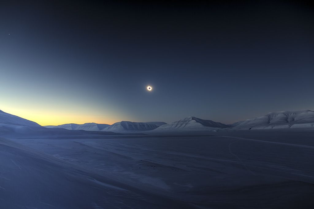 Eclipse Totality over Sassendalen - by Luc Jamet (Skyscapes, Winner and Overall Winner)