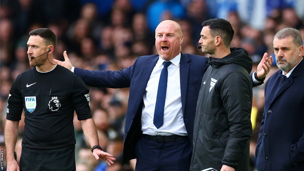Everton: Sean Dyche says referees could be more understanding of managers'  emotion - BBC Sport