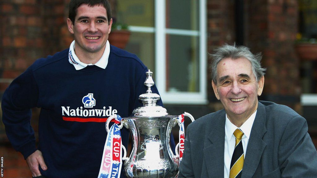 Nigel Clough with his father Brian and the FA Cup in 2003