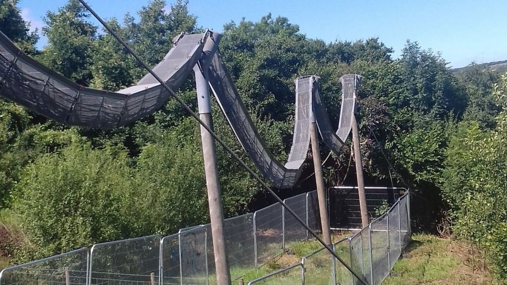 Church Village bypass: Fallen £63k mouse bridge 'absurd' - BBC News