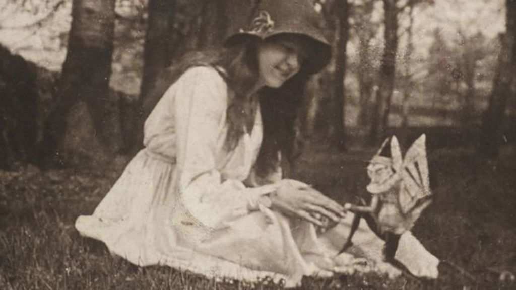Cottingley Fairies hoax photo sells for £1,000 BBC News