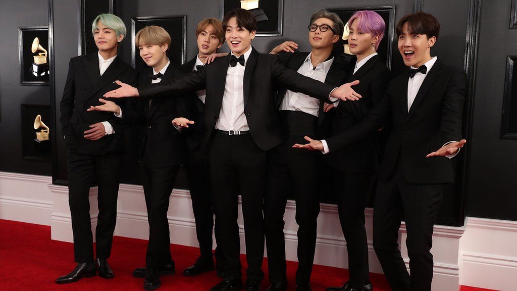 In pictures: BTS, Cardi B and more on the Grammys red carpet - BBC News