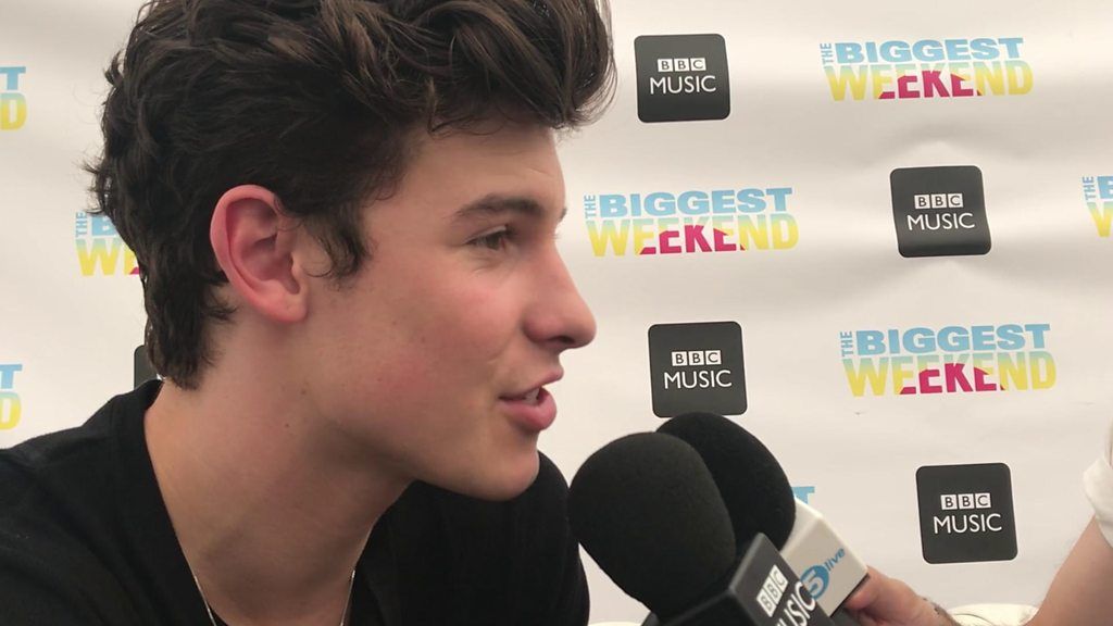 Shawn Mendes feels need to 'prove' he's not gay - BBC News