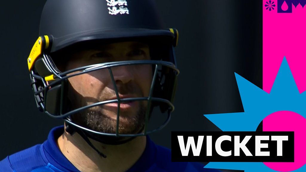 England lose first wicket as Malan falls for 28