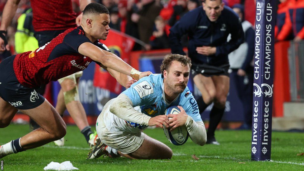 Remy Baget scores a try at Thomond Park