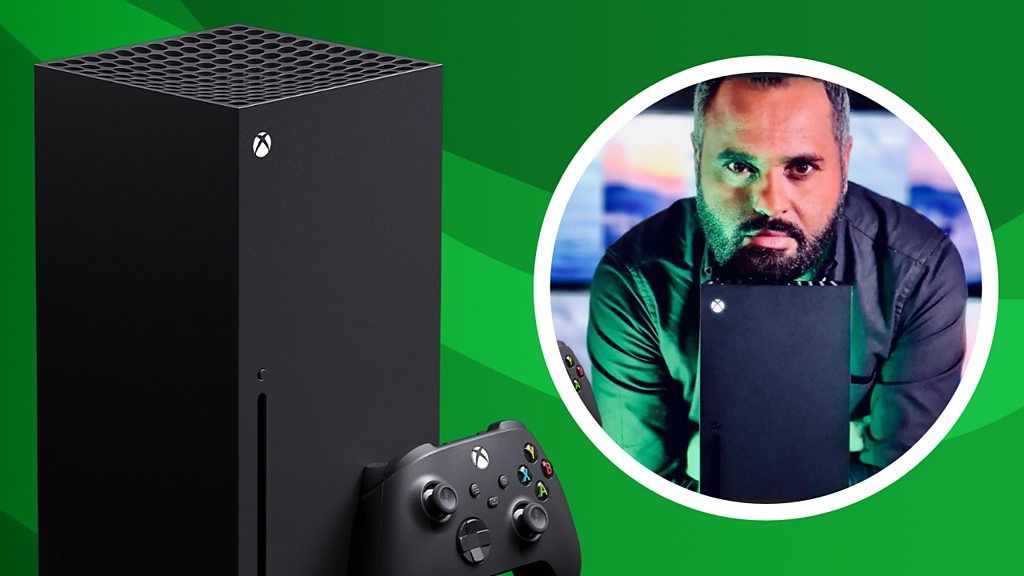 Marc Cieslak with Xbox Series X console