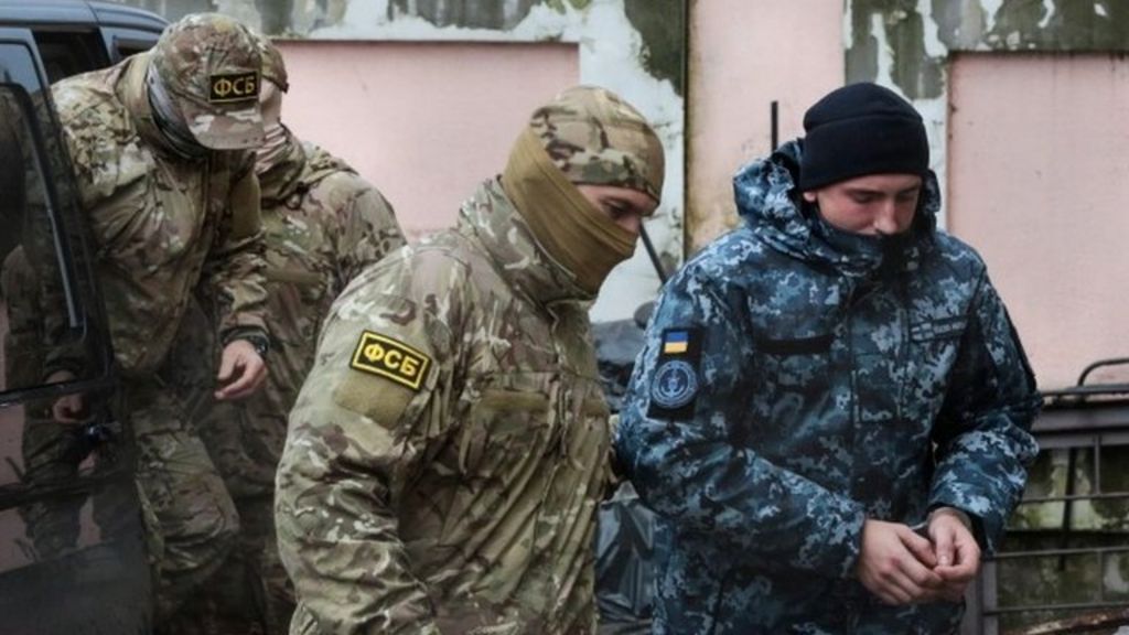 Russia ordered to release Ukraine sailors - BBC News