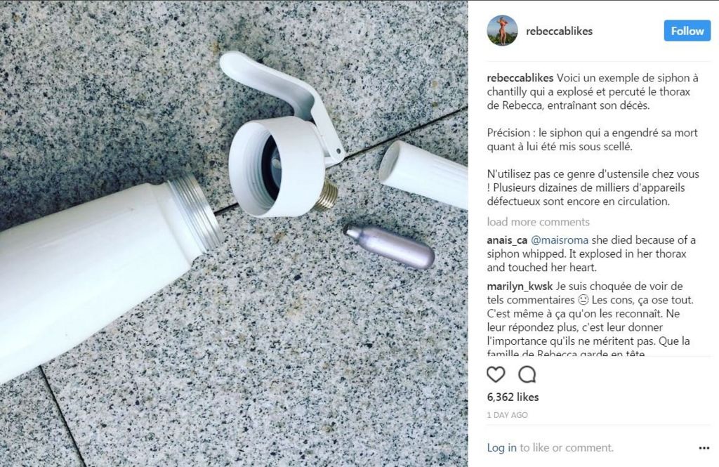 A photo from Instagram account rebeccablikes, showing a cream dispenser in pieces on the ground. In comments on the right, in French, someone has explained the details of the accident.