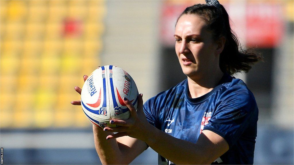 Rachael Woosey in warm-up for England rugby league