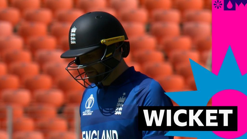 England lose first wicket as Malan goes for 14