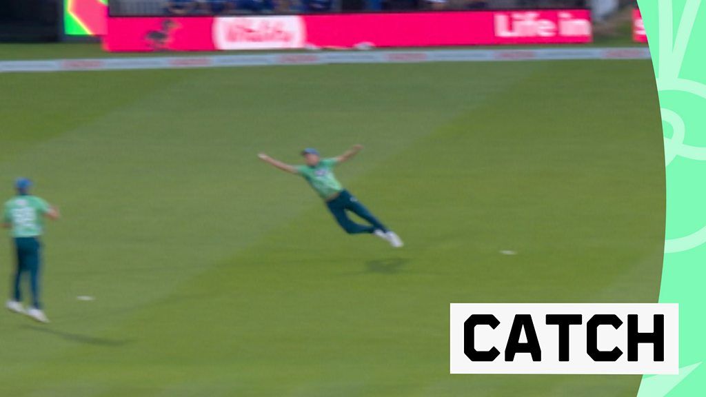 The Hundred: Oval Invincibles' Matt Milnes takes stunning one-handed catch against London Spirt