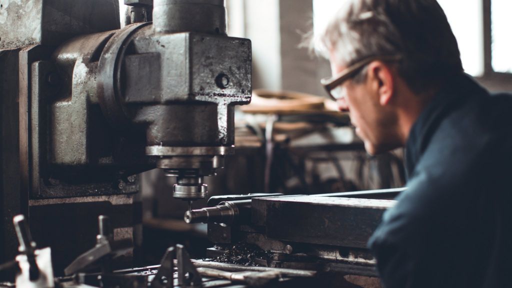 Call to raise retirement age to at least 70