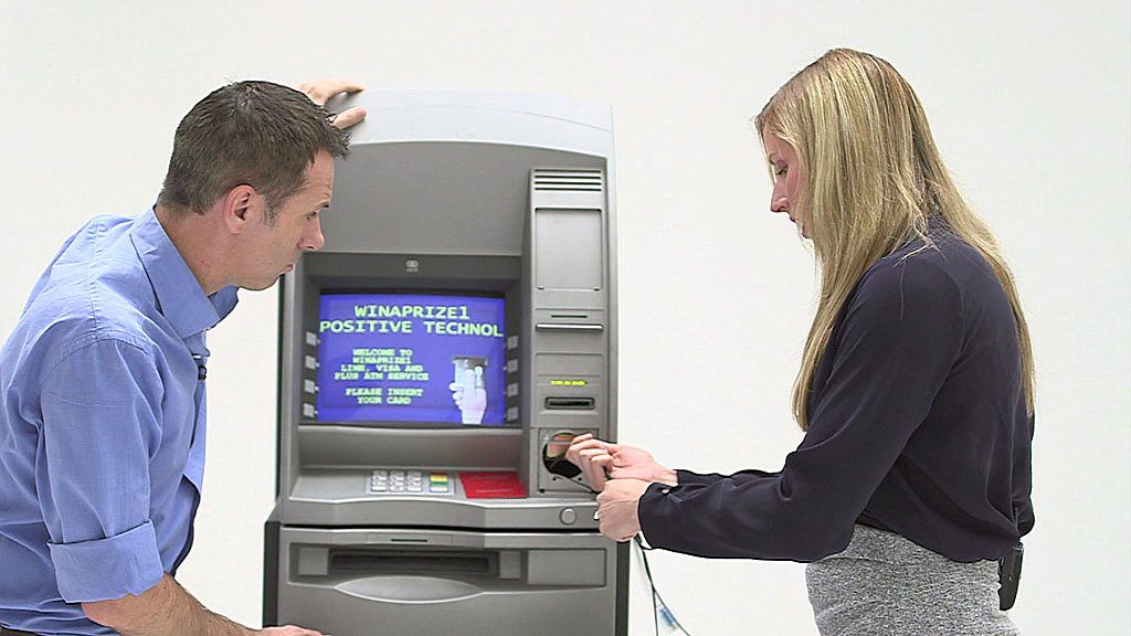 Spencer Kelly at an ATM with Leigh-Anne Galloway