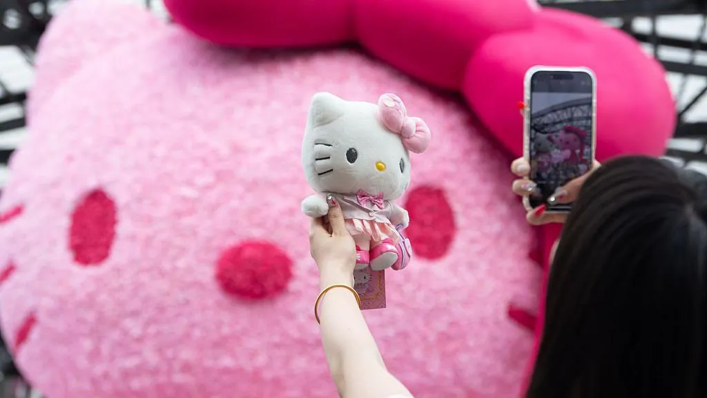 El diseñador de Hello Kitty dimite después de 46 años El diseñador de Hello Kitty dimite después de 46 años