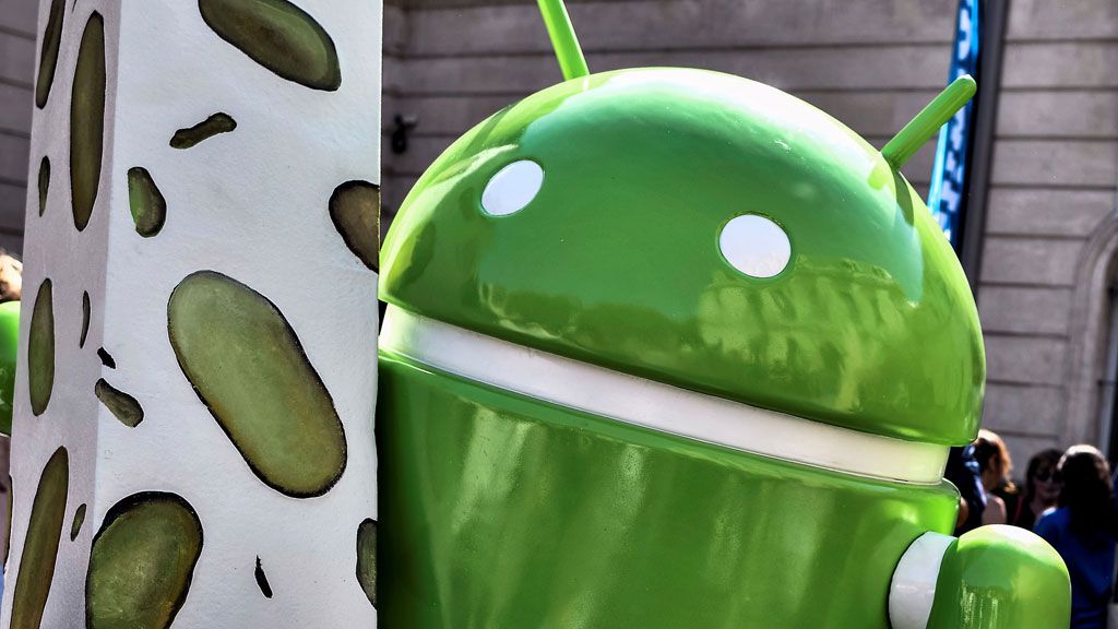 Google Android Nougat statue