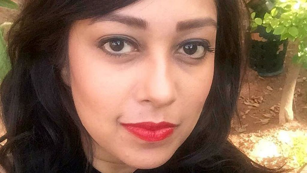 Life ban for Bradford teacher who had sex with pupil - BBC News