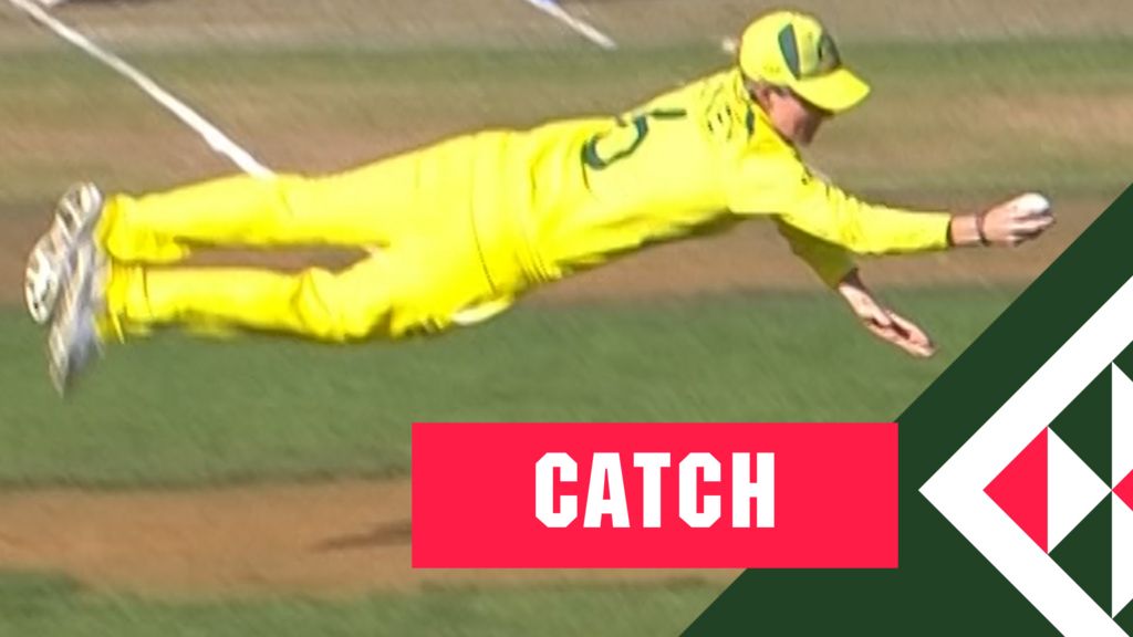 ‘You can’t do that!’ Mooney takes ‘remarkable’ diving catch