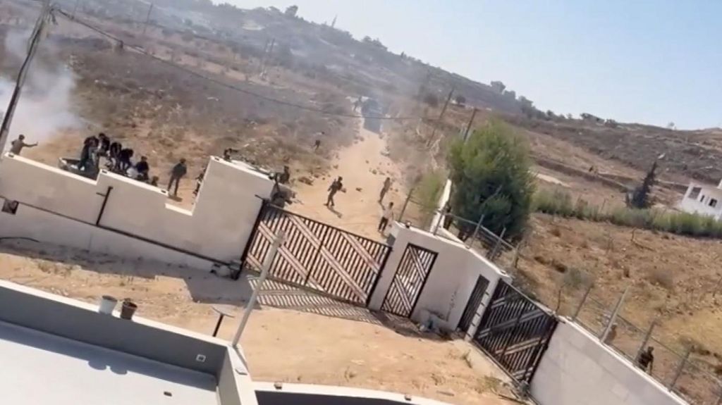 Israeli Forces Withdraw from West Bank Outpost Following Confrontation with Settlers